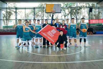 再下一城！蜀能礦產(chǎn)男籃隊以小組賽第一昂首挺進半決賽！